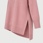 Women's Oversized High-Low Jumper in Dusty Pink | Gunnerside – detail view