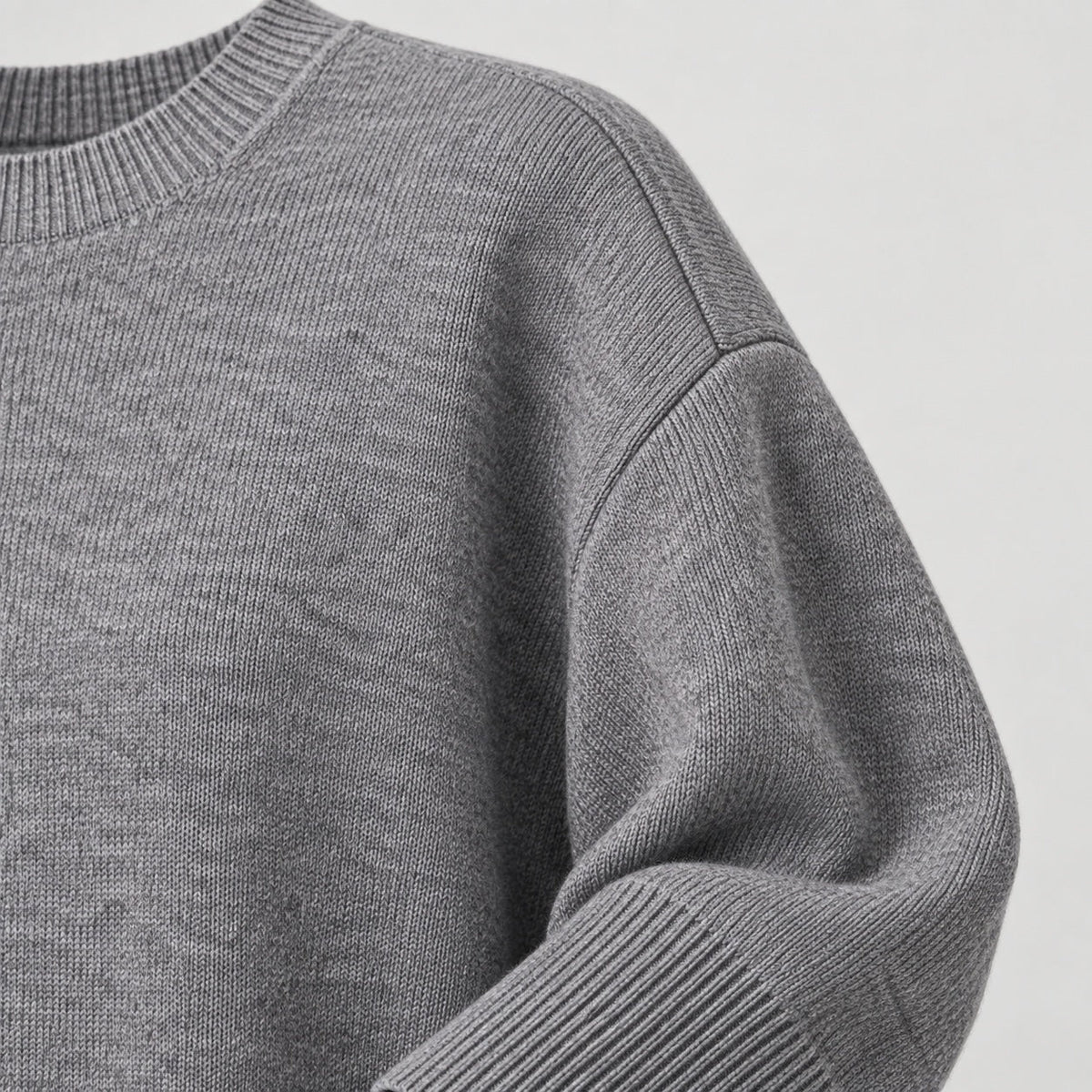 Women's Oversized High-Low Jumper in Grey | Gunnerside – detail view