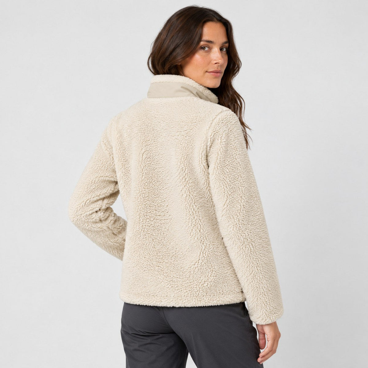 Women's sherpa fleece jacket in Beige | Lurgashall – back view