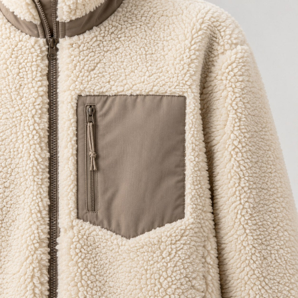 Women's sherpa fleece jacket in Cream & Taupe | Lurgashall – detail view