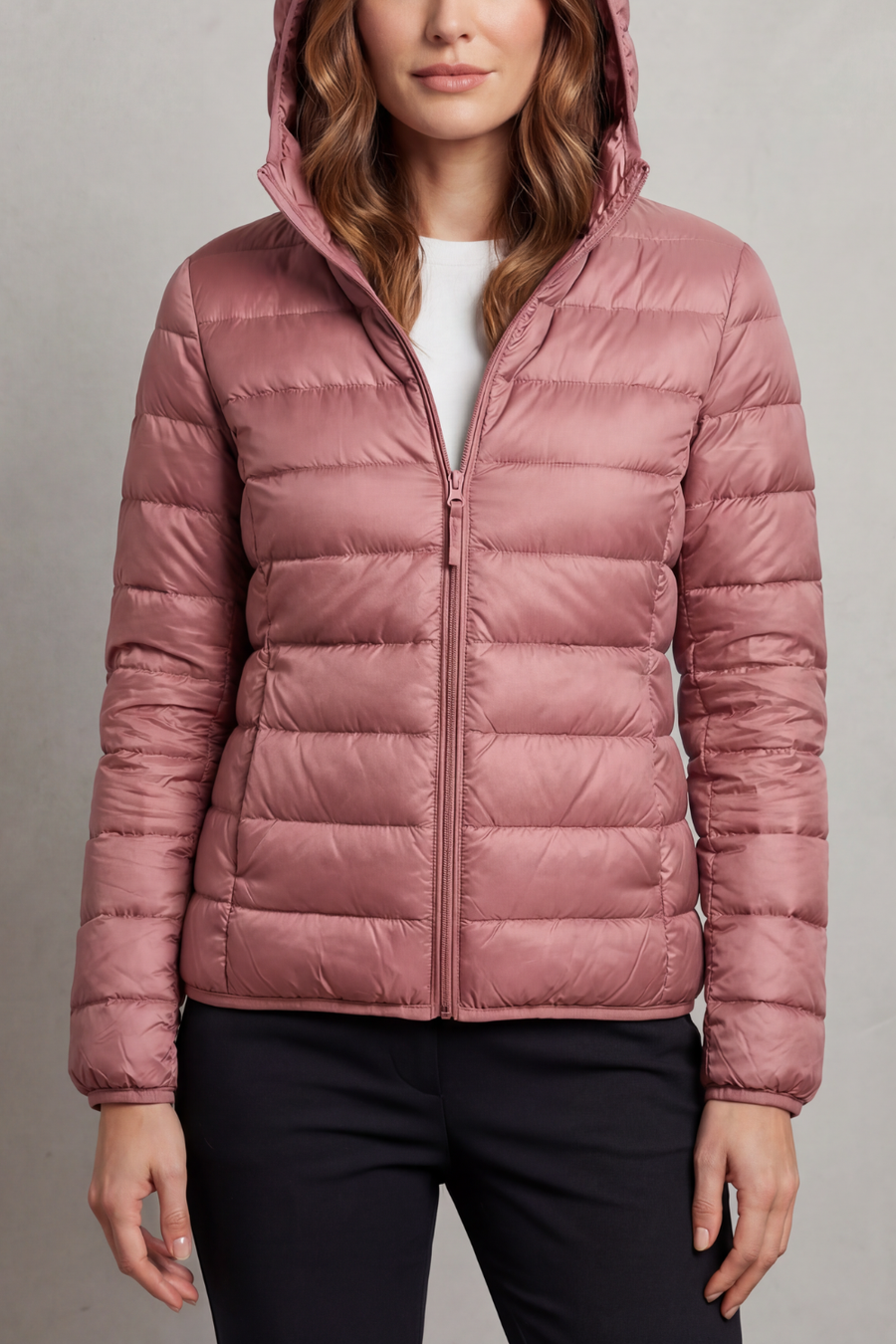 Women's lightweight packable hooded puffer jacket