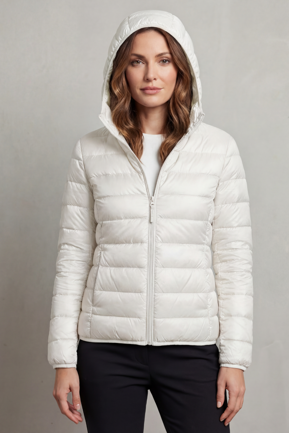 Women's lightweight packable hooded puffer jacket