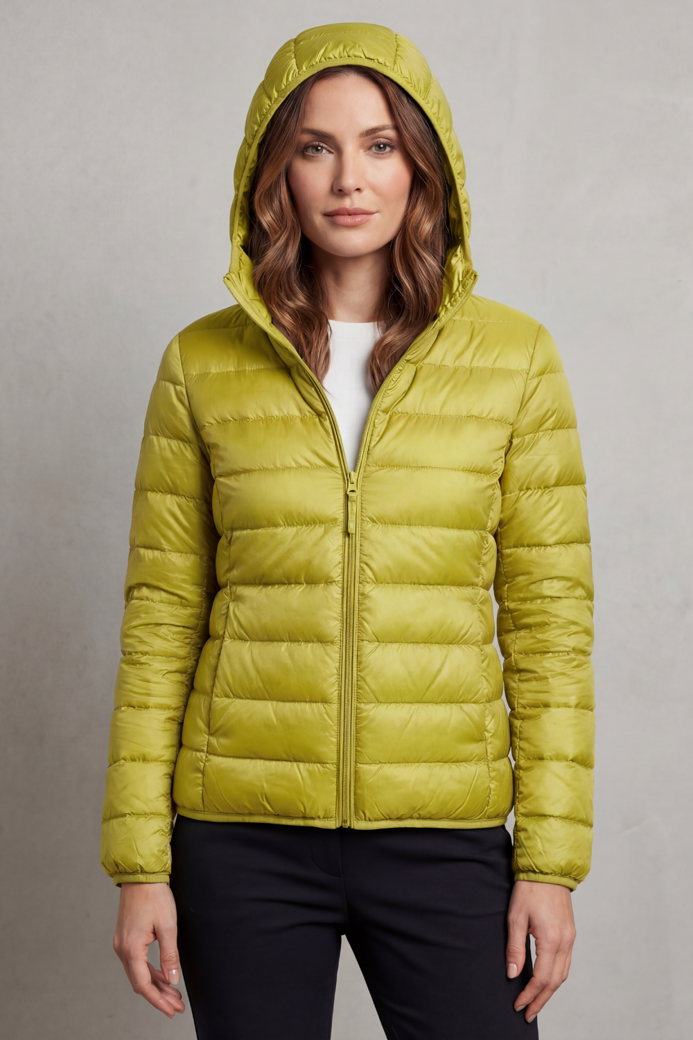 Women's lightweight packable hooded puffer jacket