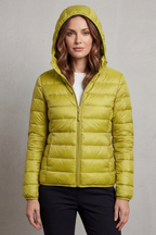 Women's lightweight packable hooded puffer jacket