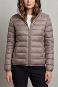 Women's lightweight packable hooded puffer jacket