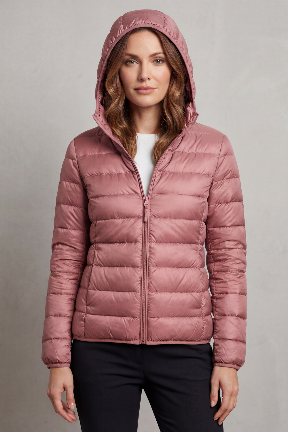 Women's lightweight packable hooded puffer jacket