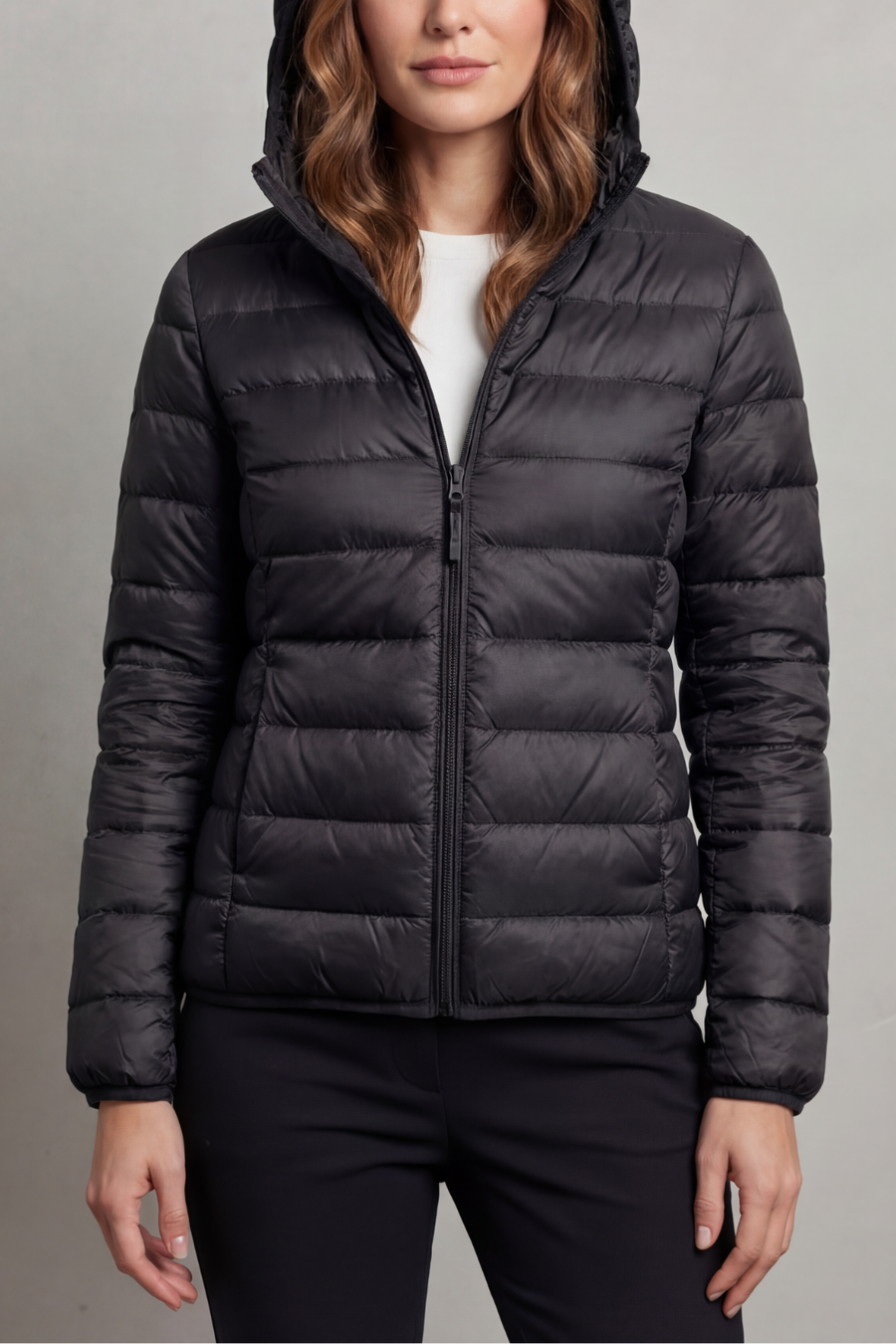 Women's lightweight packable hooded puffer jacket