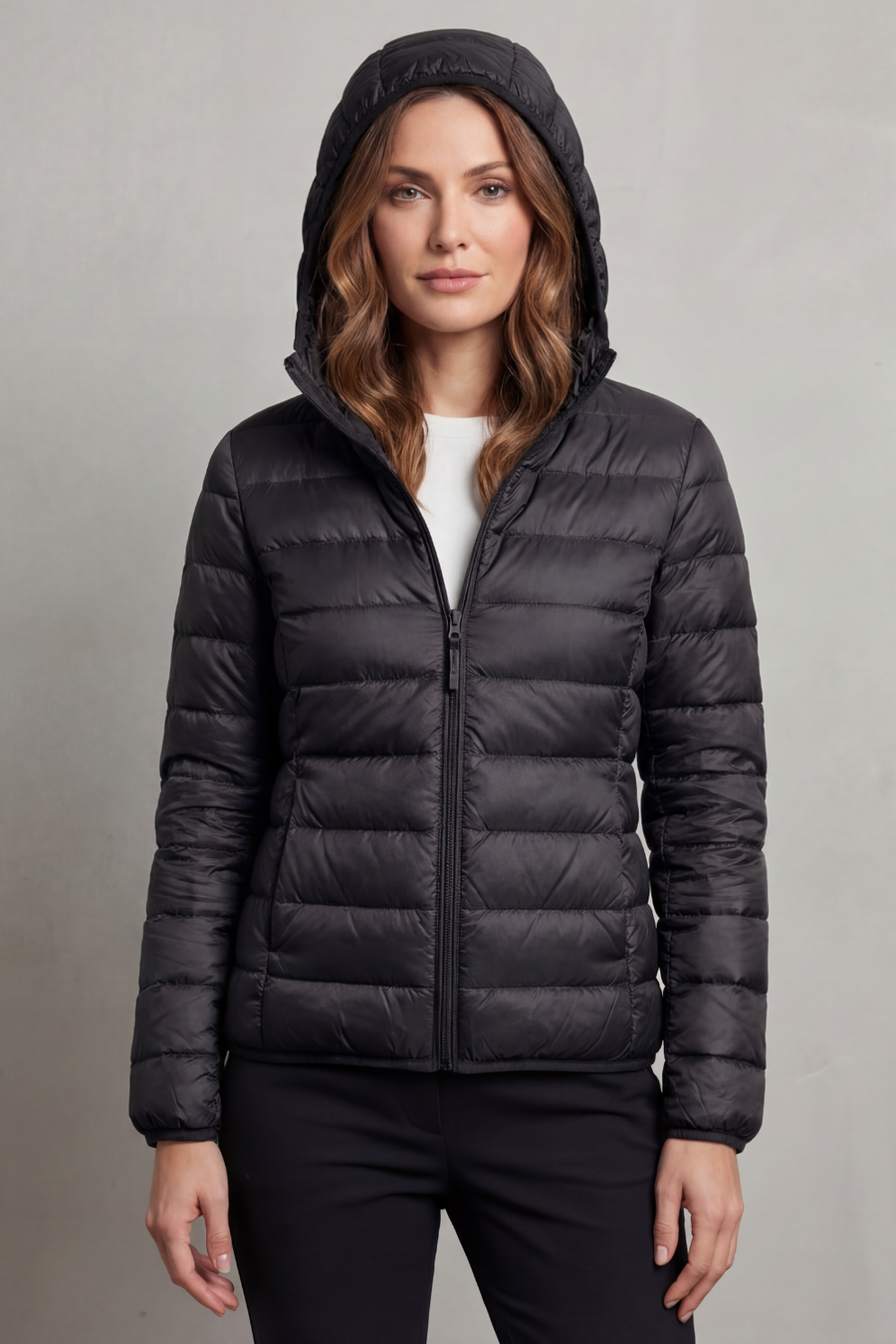 Women's lightweight packable hooded puffer jacket