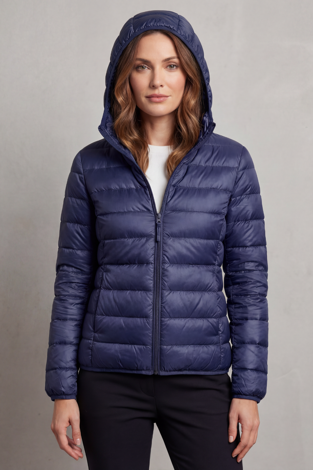 Women's lightweight packable hooded puffer jacket