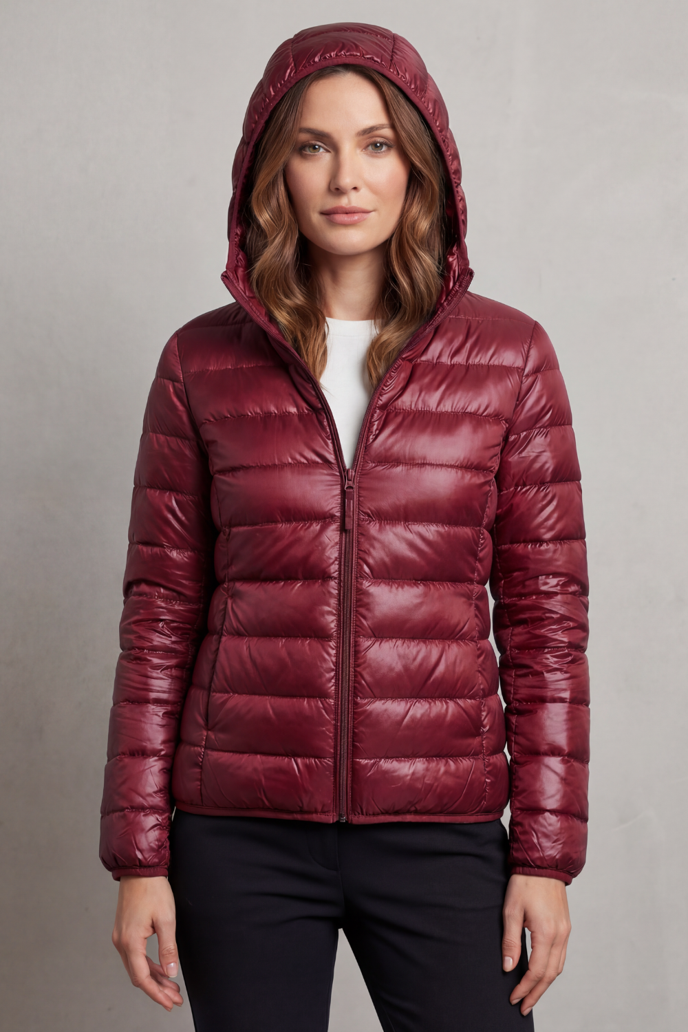 Women's lightweight packable hooded puffer jacket