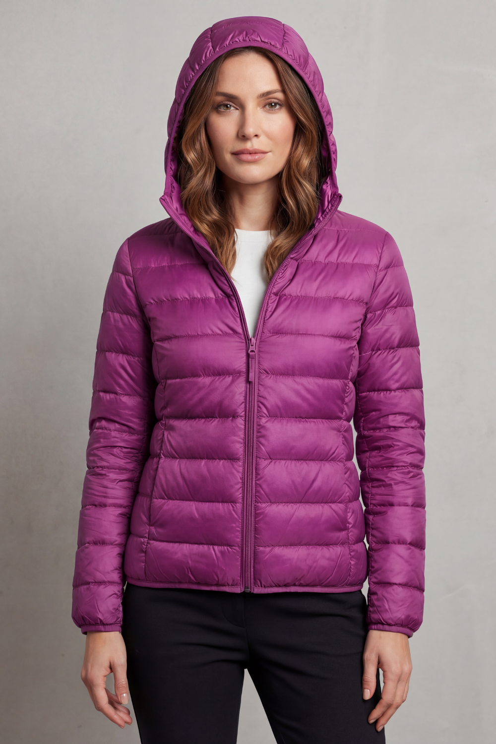Women's lightweight packable hooded puffer jacket