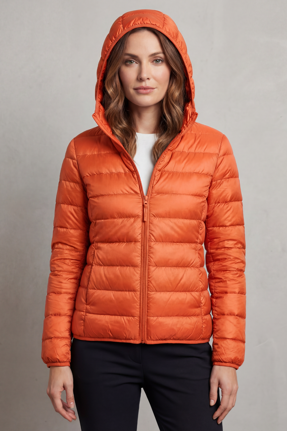 Women's lightweight packable hooded puffer jacket
