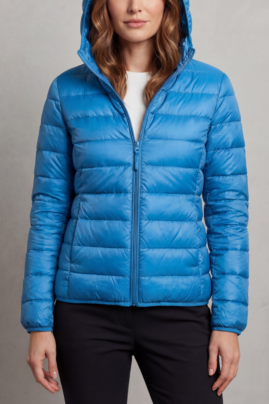 Women's lightweight packable hooded puffer jacket