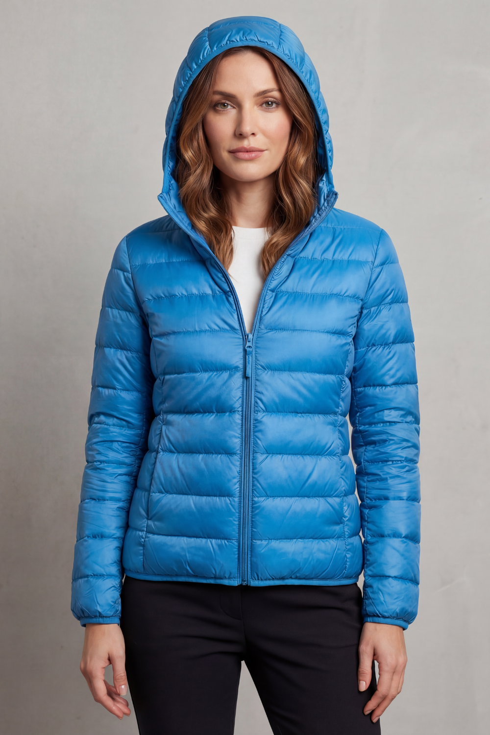 Women's lightweight packable hooded puffer jacket