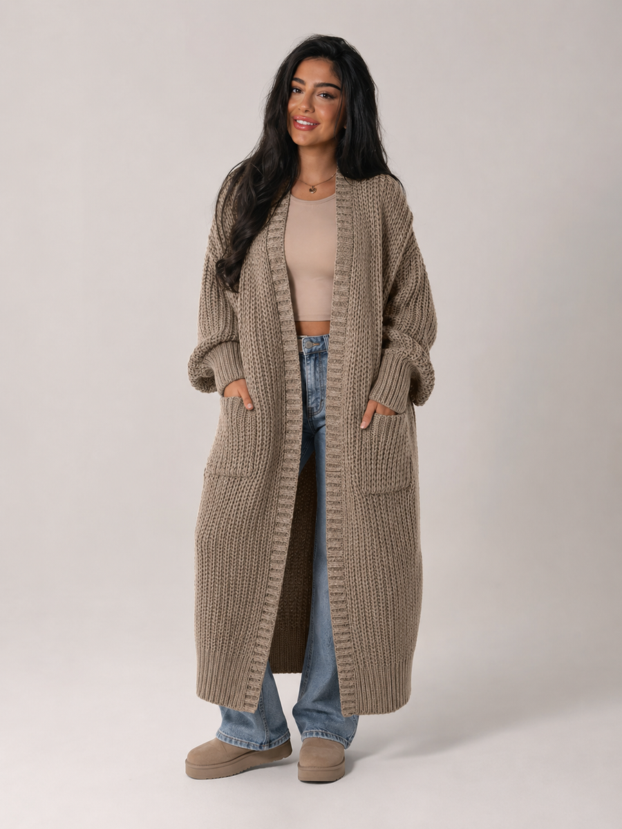 Women's longline open front cardigan in a chunky knit