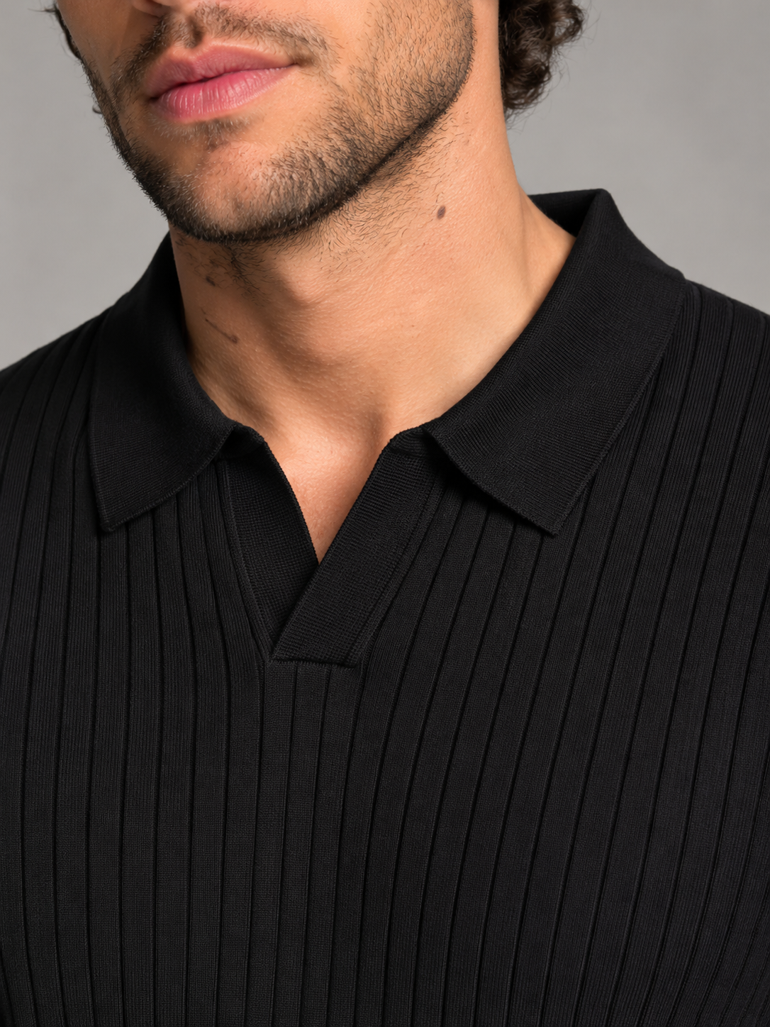 Men's ribbed open-collar polo jumper