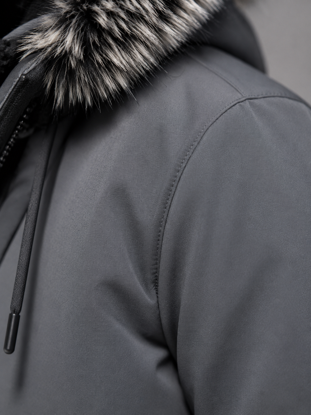 Men's fleece-lined parka with faux fur trim hood