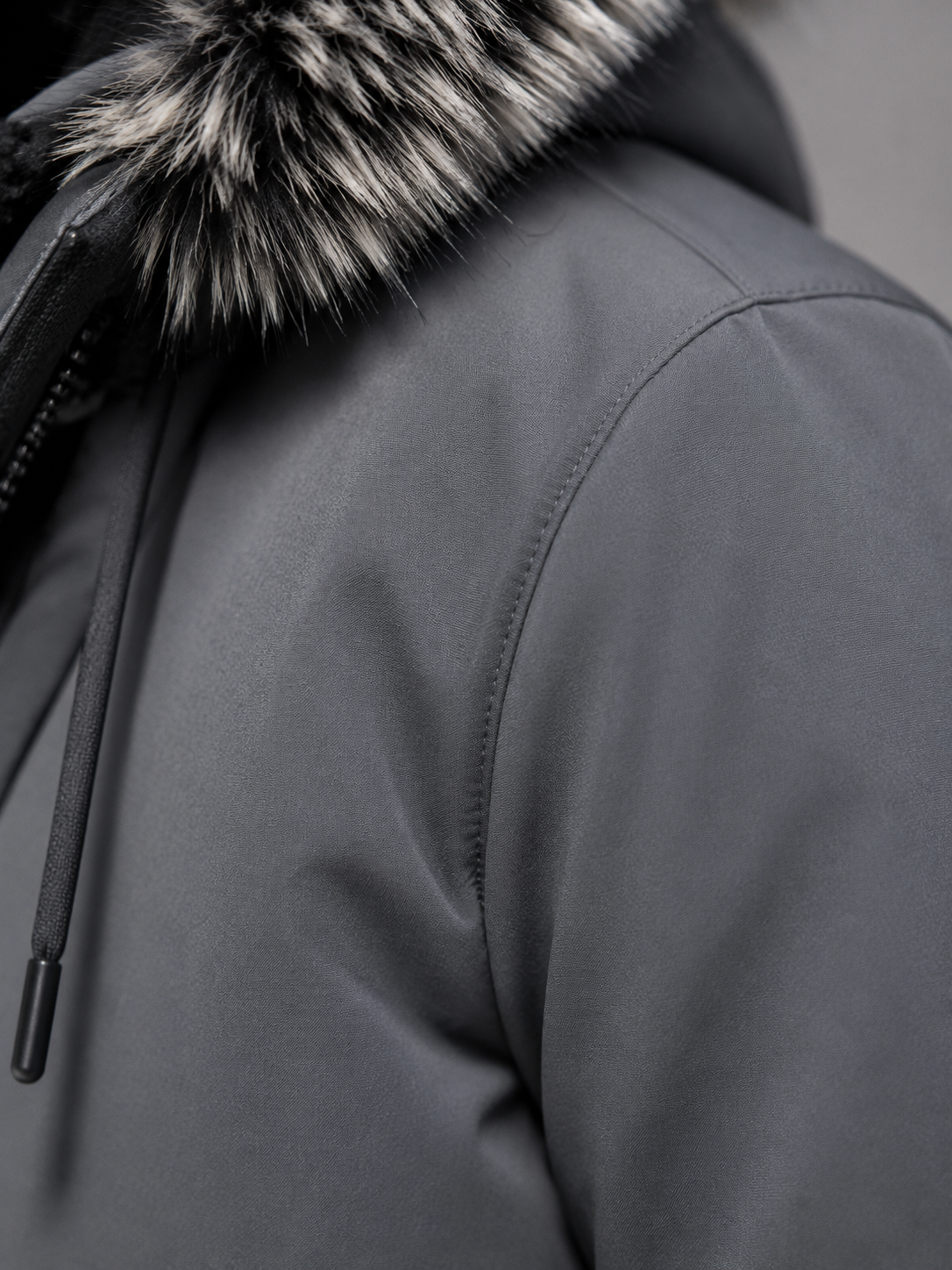 Men's fleece-lined parka with faux fur trim hood