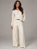 Women's fine-knit henley jumper with a buttoned placket