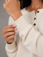 Women's fine-knit henley jumper with a buttoned placket