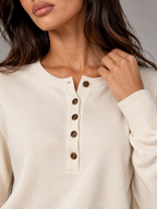 Women's fine-knit henley jumper with a buttoned placket
