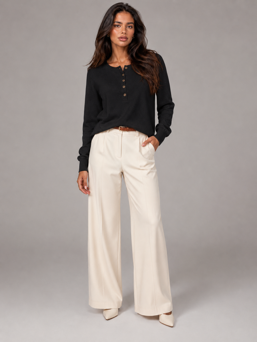 Women's fine-knit henley jumper with a buttoned placket