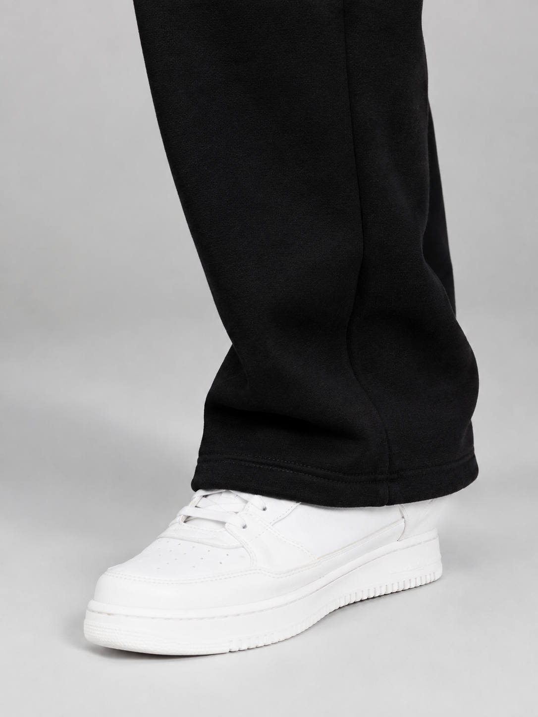 Men's relaxed fit straight leg drawstring joggers