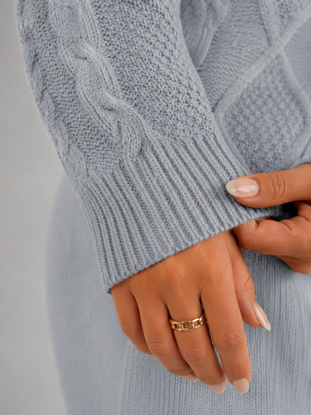 Women's cropped cable knit jumper with a mock neck