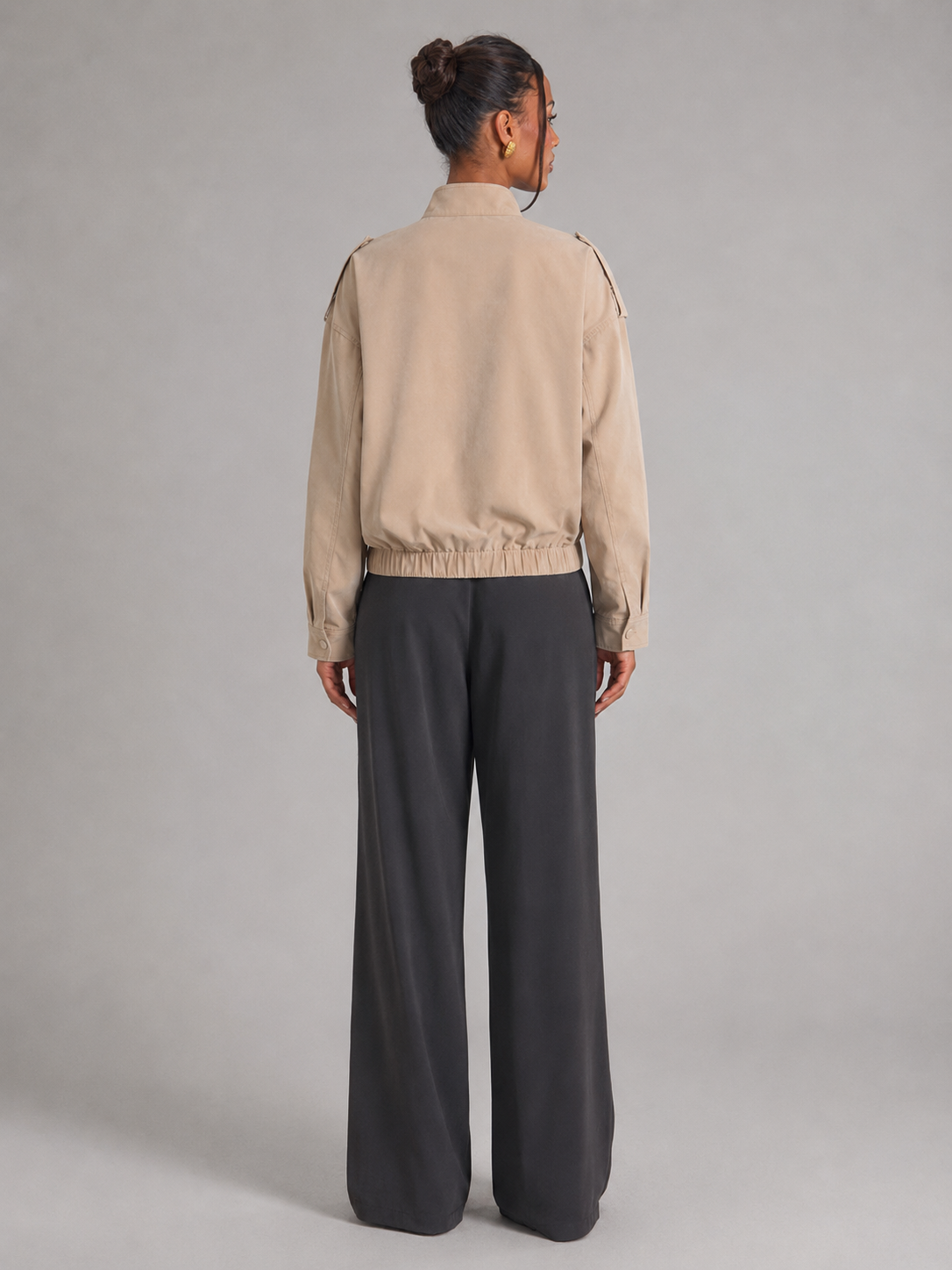 Women's utility jacket with stand collar