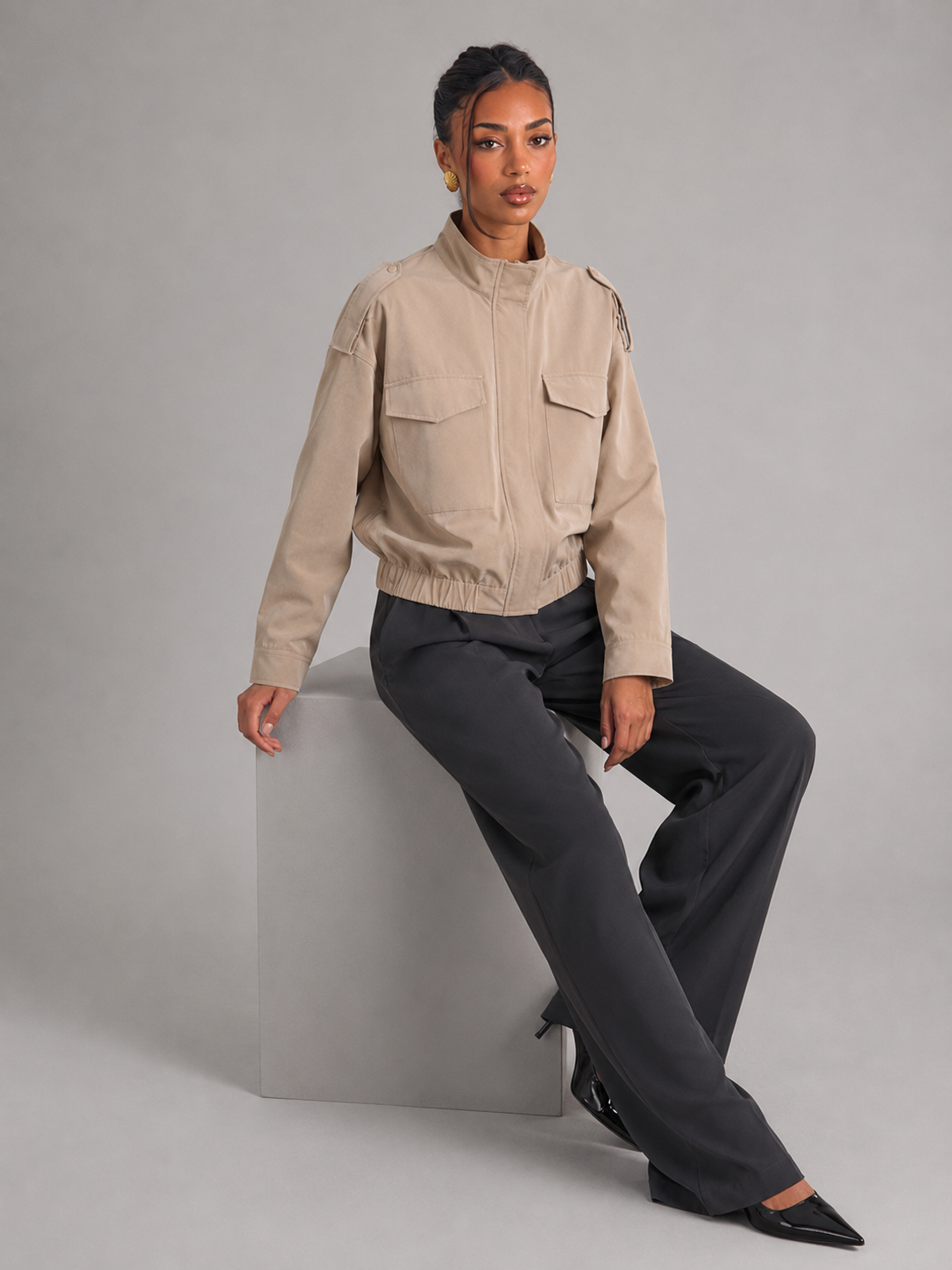 Women's utility jacket with stand collar