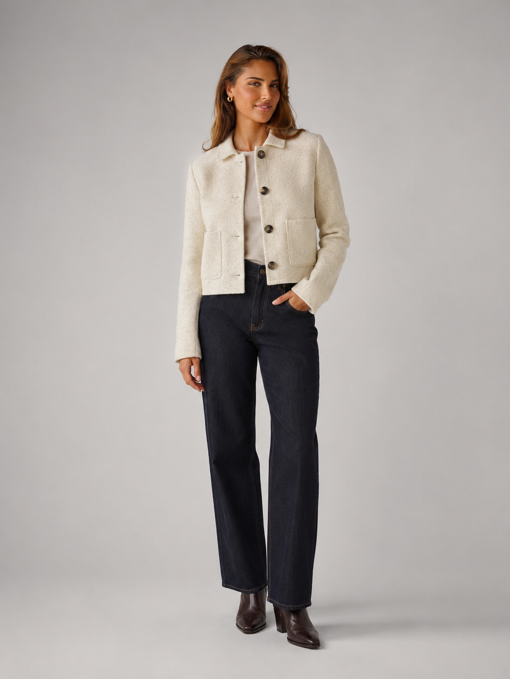 Women's cropped single-breasted blazer with patch pockets