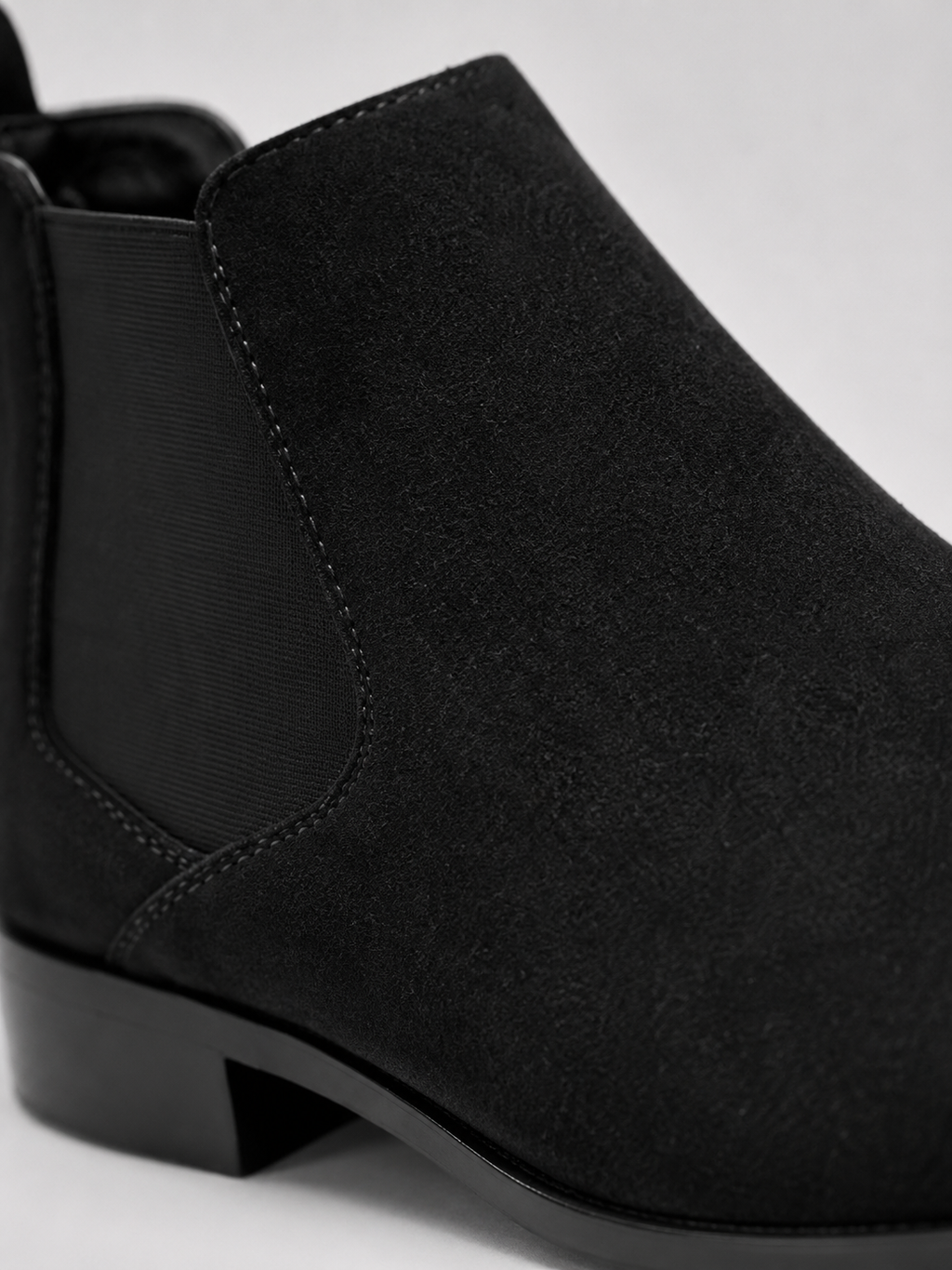 Men's suede slip-on Chelsea boots