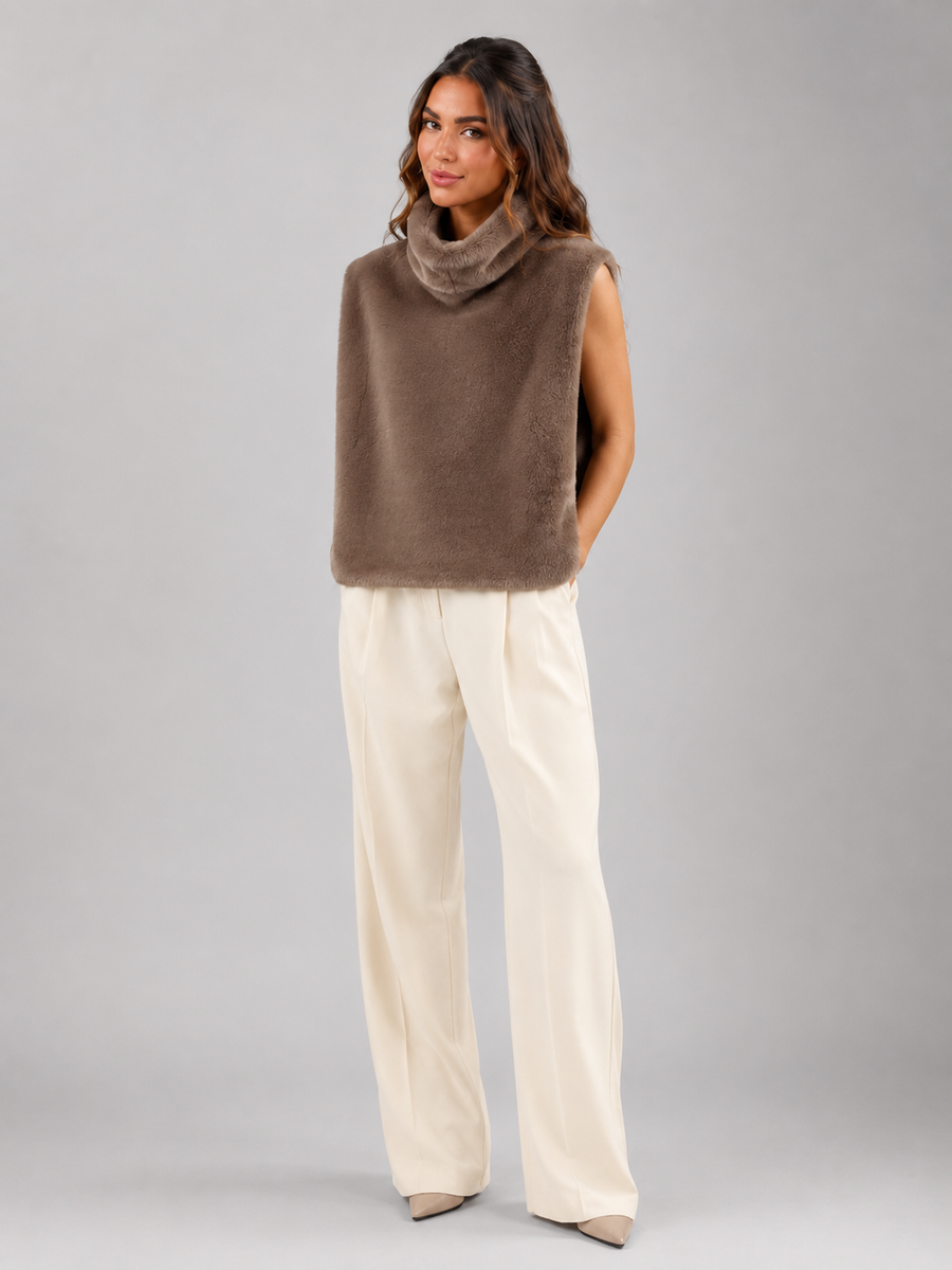 Women's reversible faux fur gilet