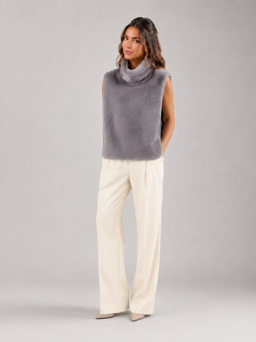 Women's reversible faux fur gilet