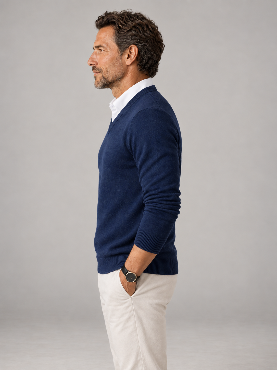 Men's fine gauge knit V-neck jumper