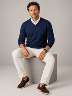 Men's fine gauge knit V-neck jumper