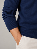Men's fine gauge knit V-neck jumper
