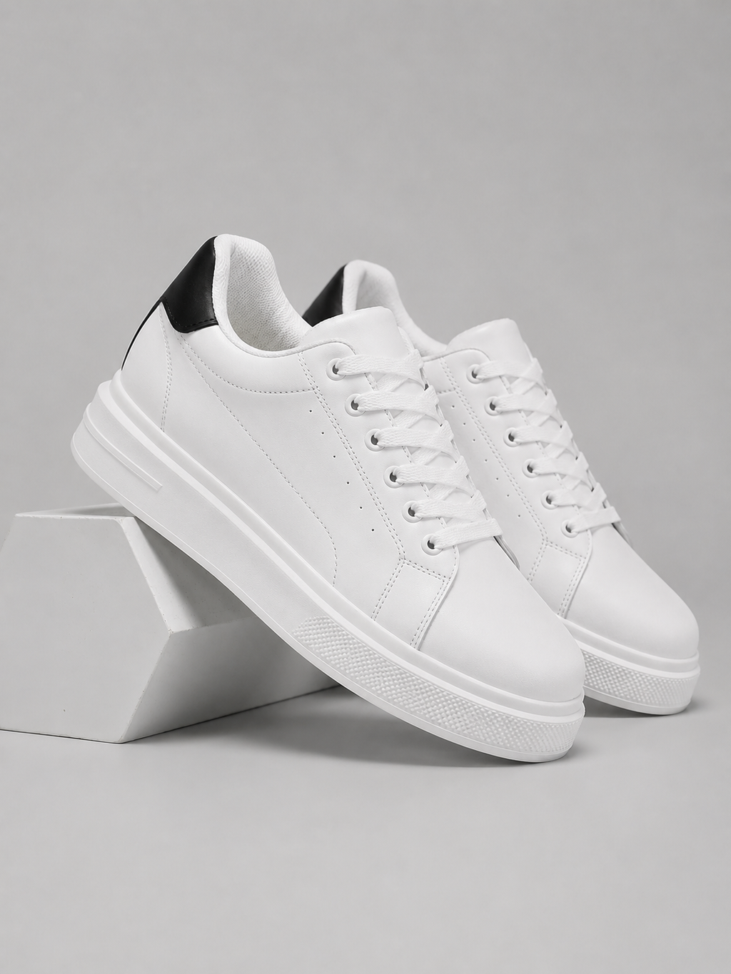 Men's low-top split leather lace-up trainers
