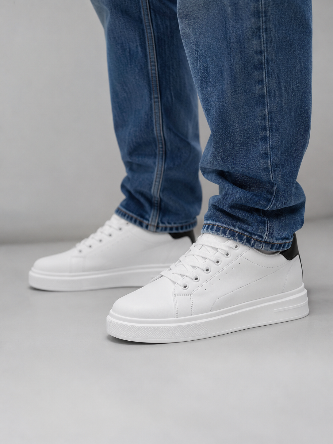 Men's low-top split leather lace-up trainers