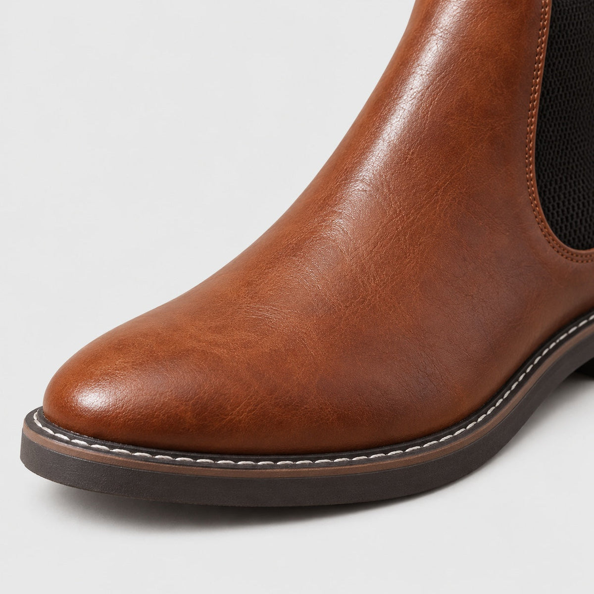 Men's Leather Chelsea Boots in Tan | Wookey – detail view