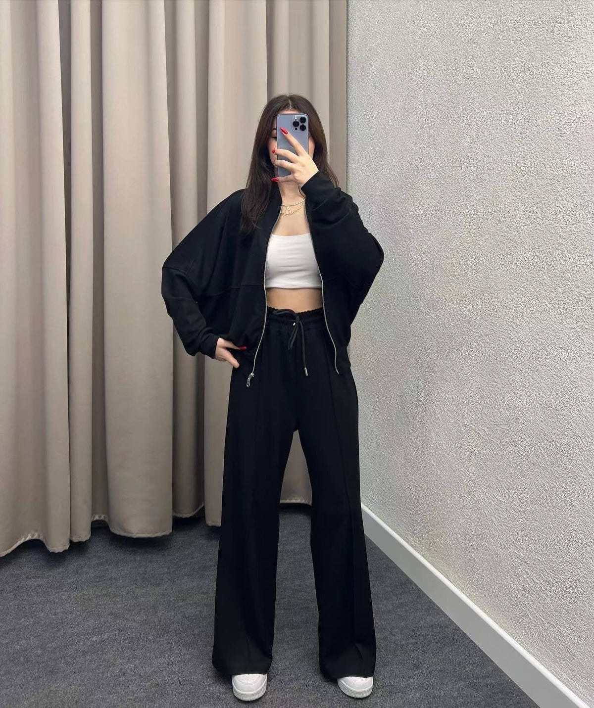 Damski oversize'owy dres z miękkim polarem | Appledore