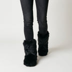 Women's fluffy faux fur boots in Black | Goadby – front view
