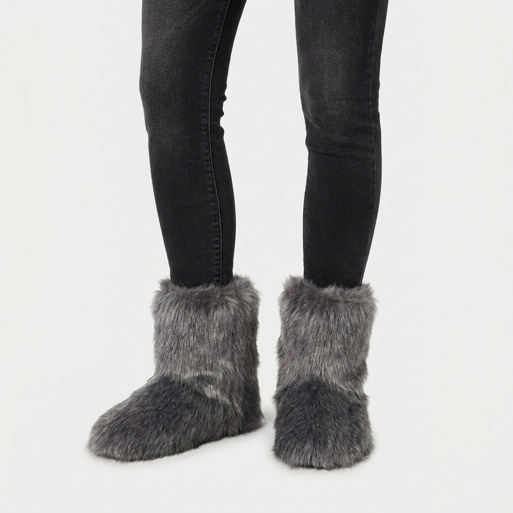 Women's fluffy faux fur boots in Grey | Goadby – front view