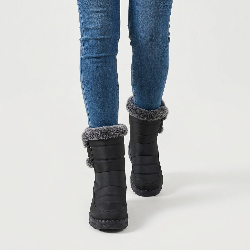 Women's faux fur collar snow boots in Black | Kimmeridge – front view