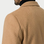 Men's Single-Breasted Overcoat in Camel | Tebay – detail view