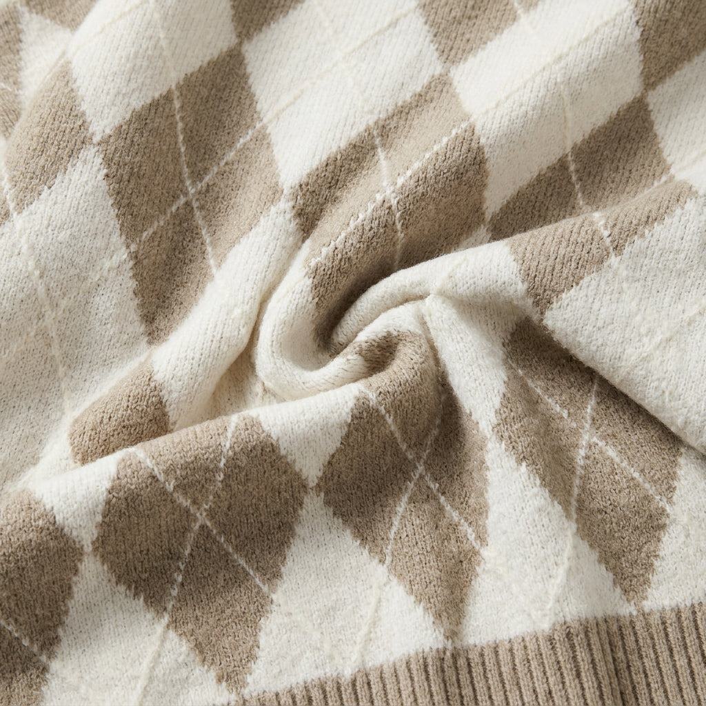 Women's argyle crew neck jumper in Beige | Langtoft – detail view