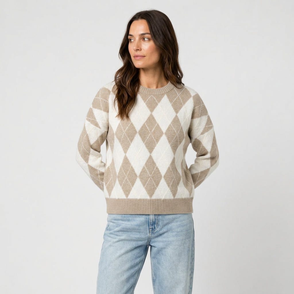 Women's argyle crew neck jumper in Beige | Langtoft – front view