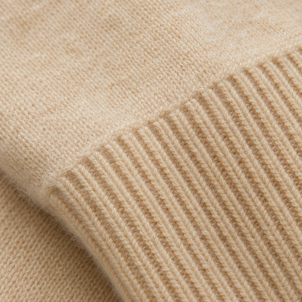 Men's knit polo cardigan in Beige | Monxton – detail view