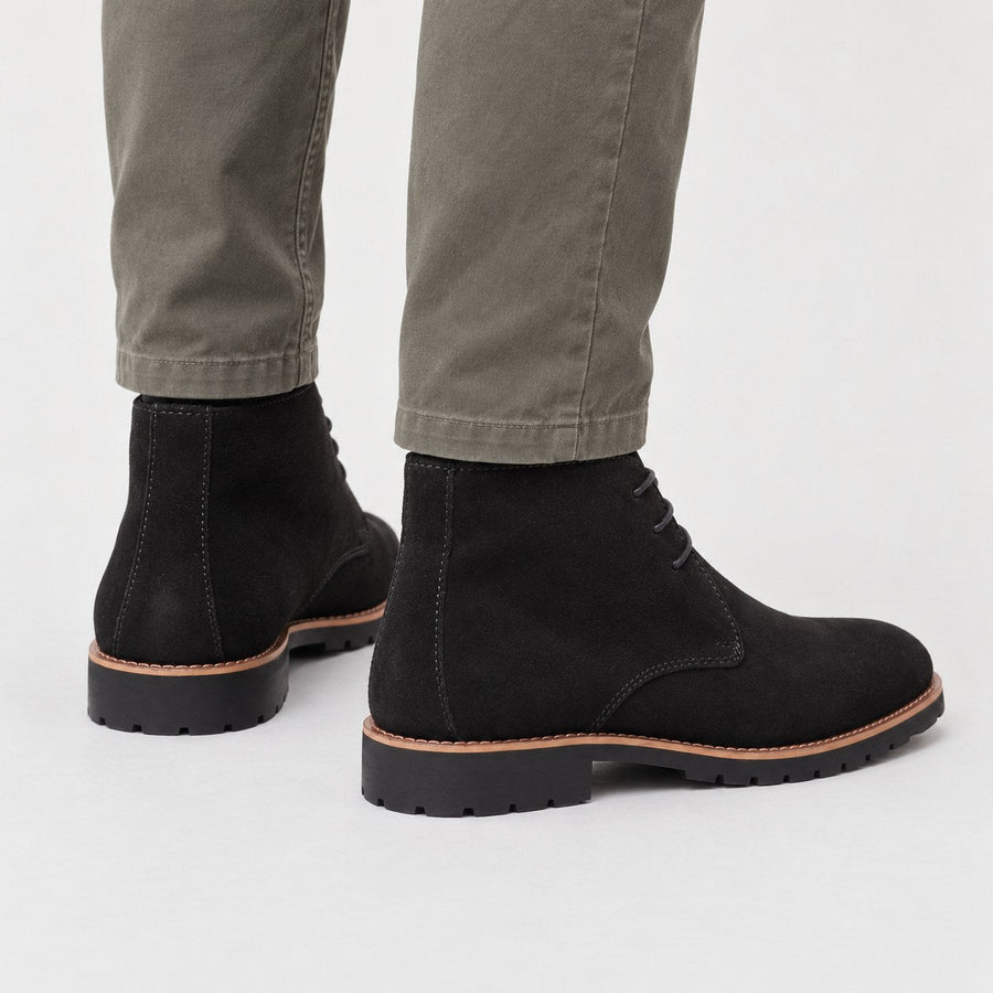 Men's chukka boots in Black | Tibberton – back view