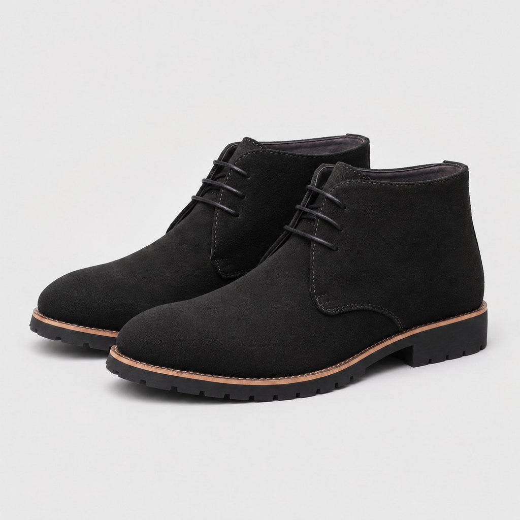 Men's chukka boots in Black | Tibberton – side view
